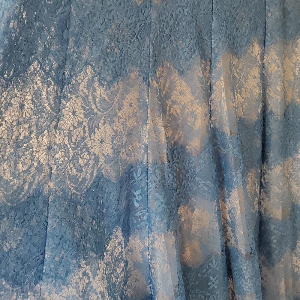 Beautiful Tadashi Shoji Dress, size 12 - Picture 6 of 8